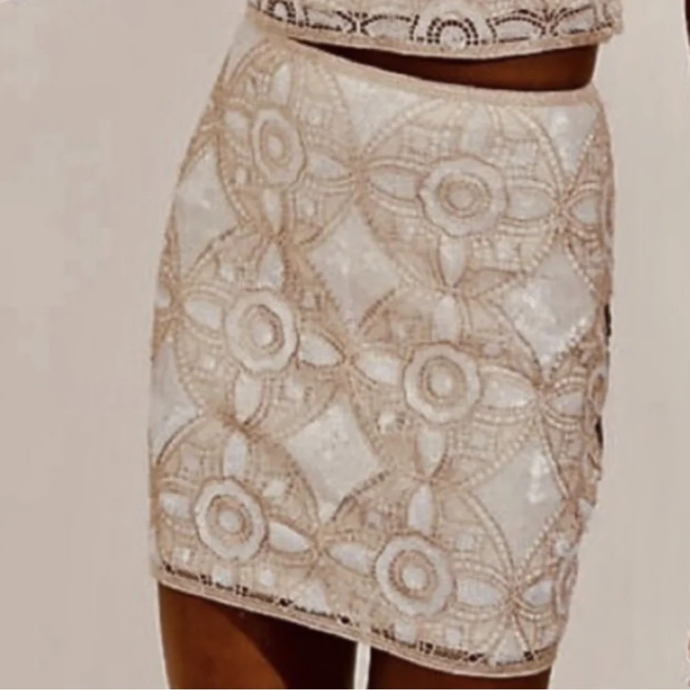 Express Mini Skirt Sequinned Metallic Crocheted Lace White Rose Gold size 8 NWT